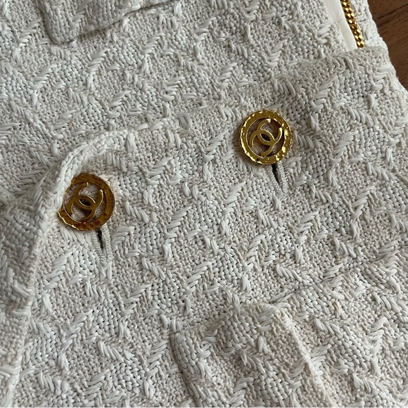 SOLD! 💔 Rare Vintage CHANEL 1993 SS Runway Tweed Cropped Jacket Blazer CC Logo - Picture 8 of 17